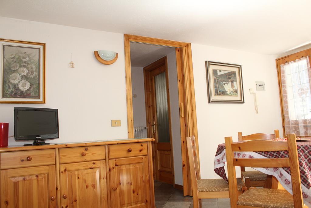 Appartamento In perfetto stile valdostano Saint-Vincent Esterno foto