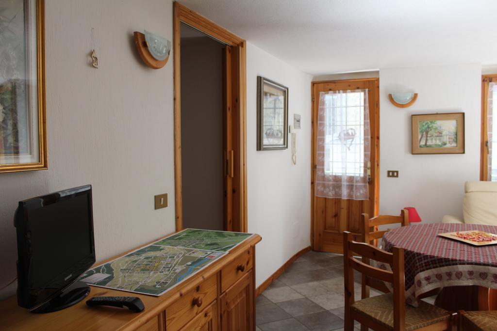 Appartamento In perfetto stile valdostano Saint-Vincent Esterno foto
