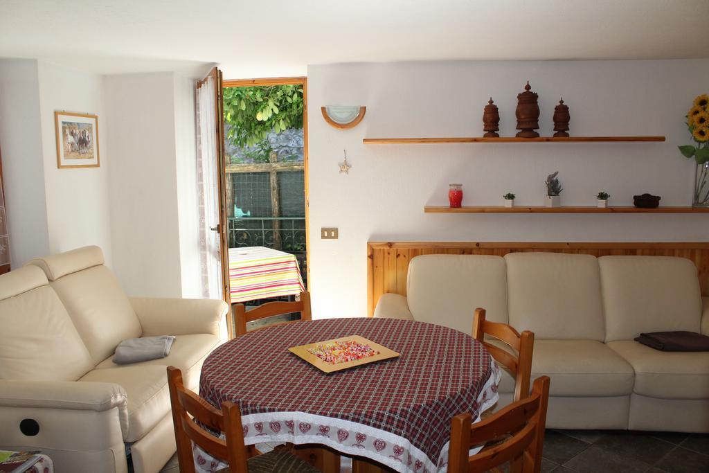 Appartamento In perfetto stile valdostano Saint-Vincent Esterno foto