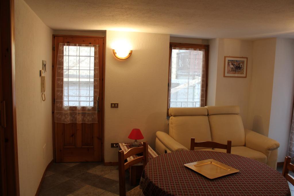Appartamento In perfetto stile valdostano Saint-Vincent Esterno foto