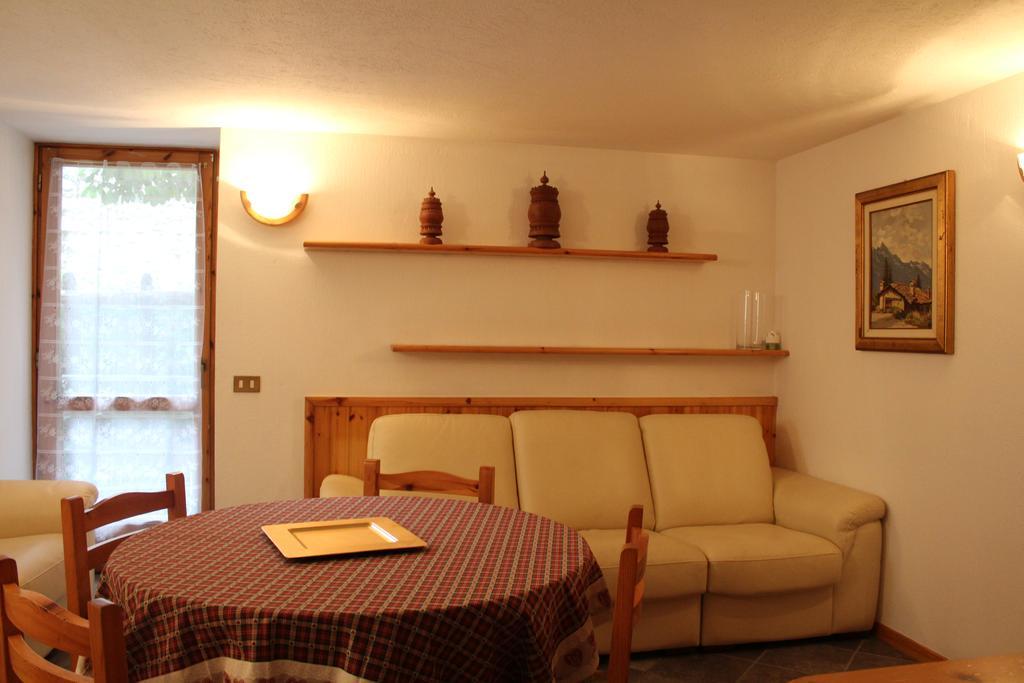 Appartamento In perfetto stile valdostano Saint-Vincent Esterno foto