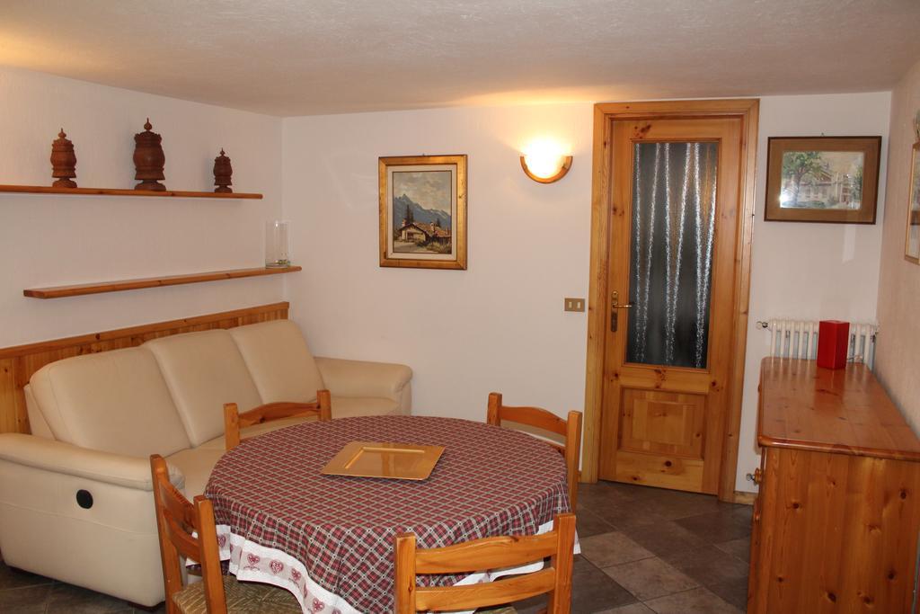 Appartamento In perfetto stile valdostano Saint-Vincent Esterno foto